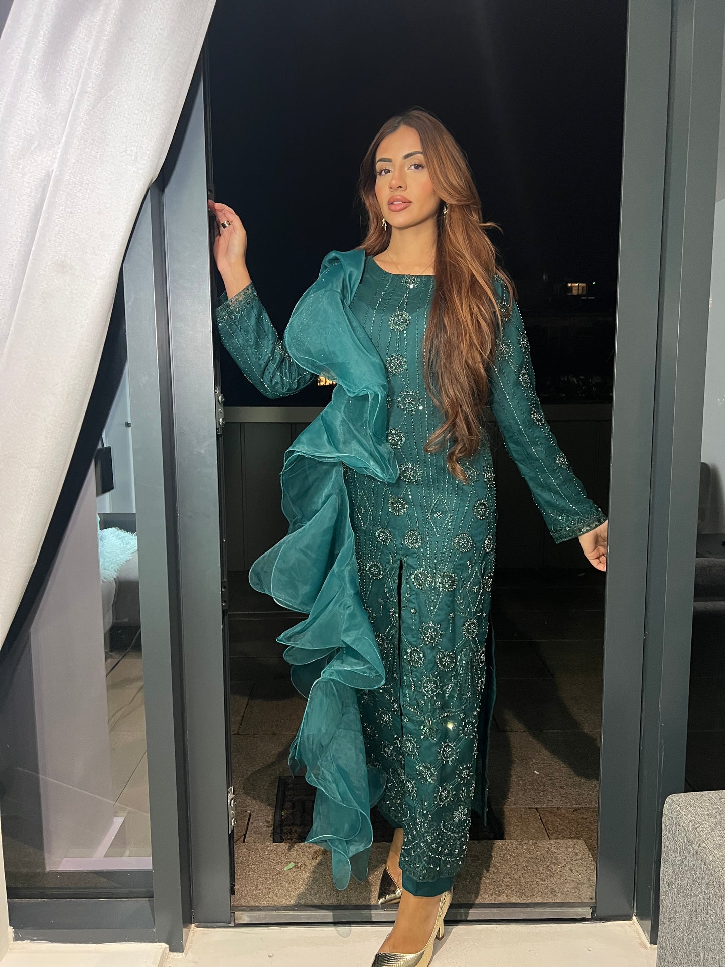 NUR Emerald: Comes with 2 styles of trousers (4pc)