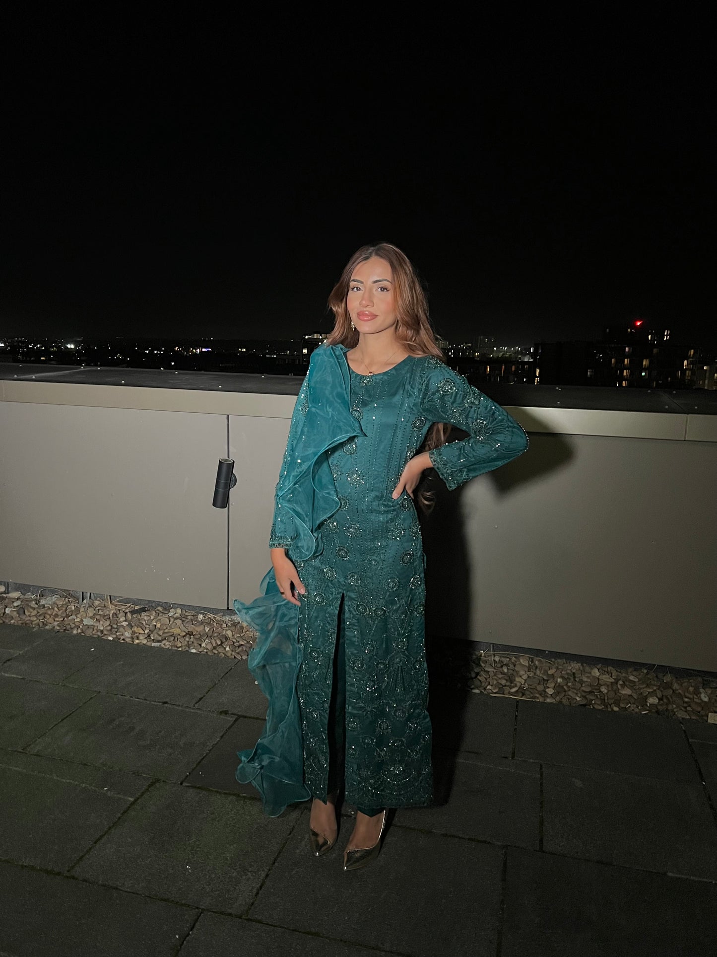 NUR Emerald: Comes with 2 styles of trousers (4pc)