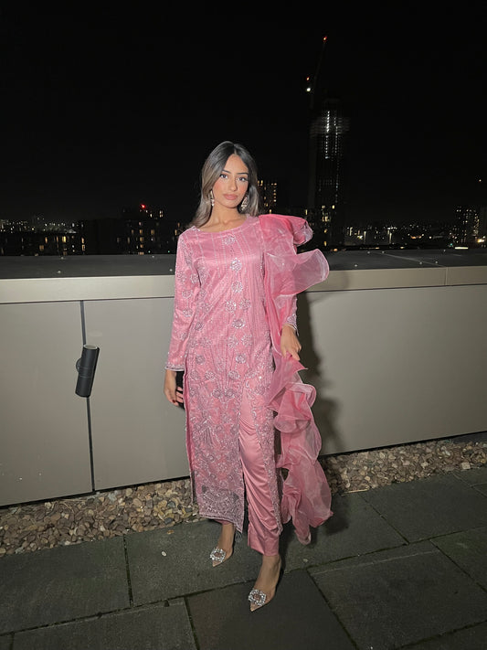 NUR Blush: Comes with 2 styles of Trousers