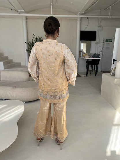 HANIYAH Gold (3pc includes ruffle dupatta)