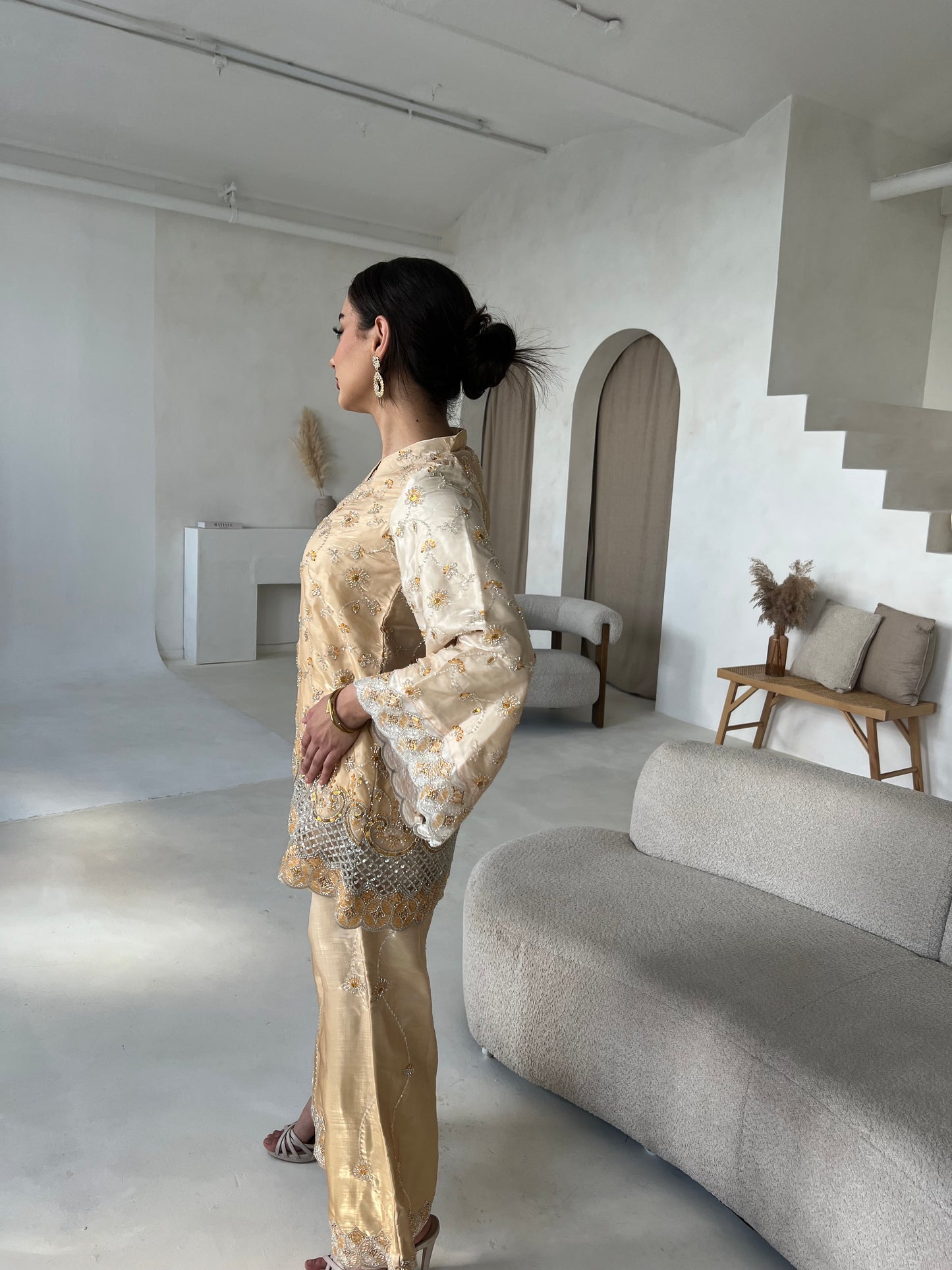 HANIYAH Gold (3pc includes ruffle dupatta)