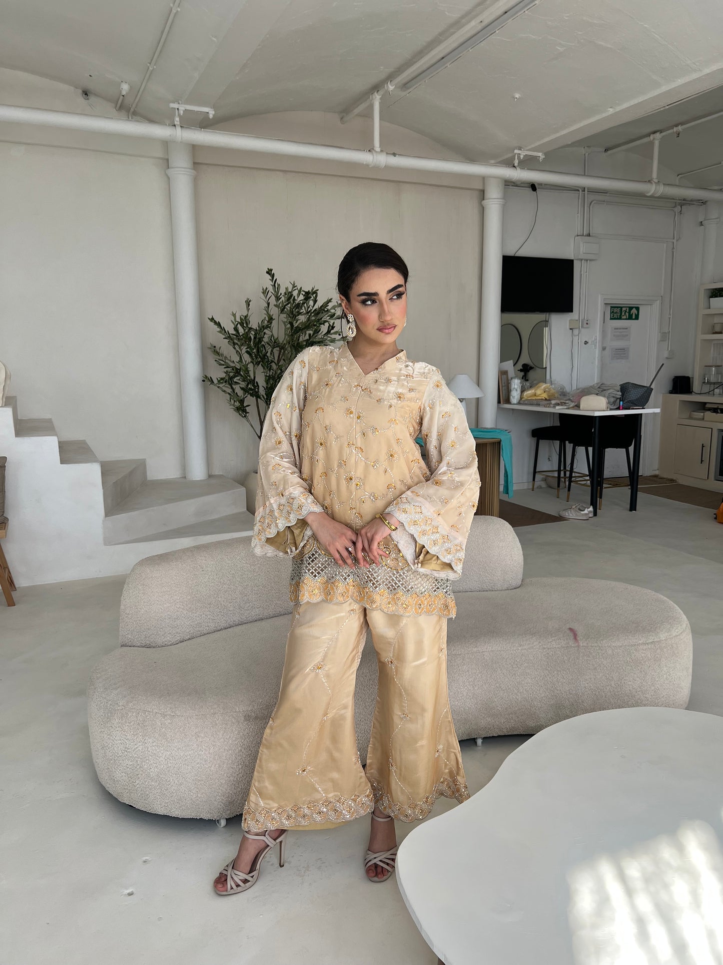 HANIYAH Gold (3pc includes ruffle dupatta)