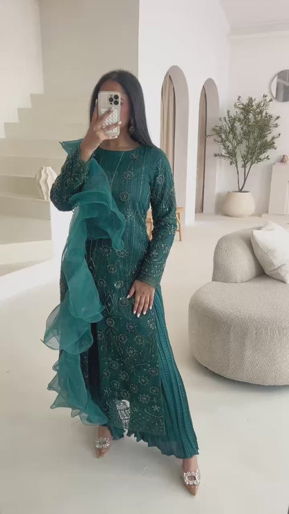 NUR Emerald: Comes with 2 styles of trousers (4pc)