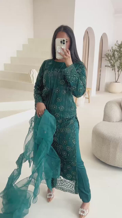 NUR Emerald: Comes with 2 styles of trousers (4pc)